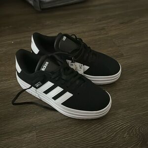 Black Adidas Women’s Gazelle Shoes NEVER BEEN WORN